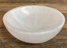 Load image into Gallery viewer, 4” Selenite Bowl Stone Kitchen Dish Spice Herb Ritual Reiki Chakra Meditation.