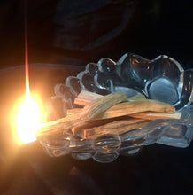 Load image into Gallery viewer, Palo Santo Holy Wood Incense 10 sticks (4+inches long) Meditation,Yoga, Massage