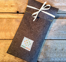 Load image into Gallery viewer, Handcrafted Meditation Bench &amp; Sleeve - Beginners Mind Kit from simplysitting